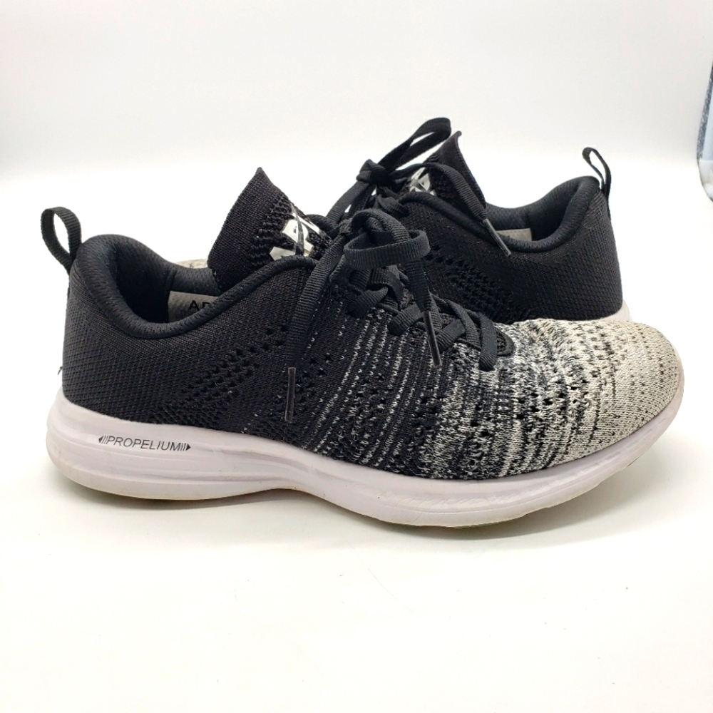 APL Women US 8 black white sneakers athletic laceup 1220XC Techloom Pro W